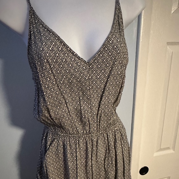 B&W romper - Picture 2 of 3